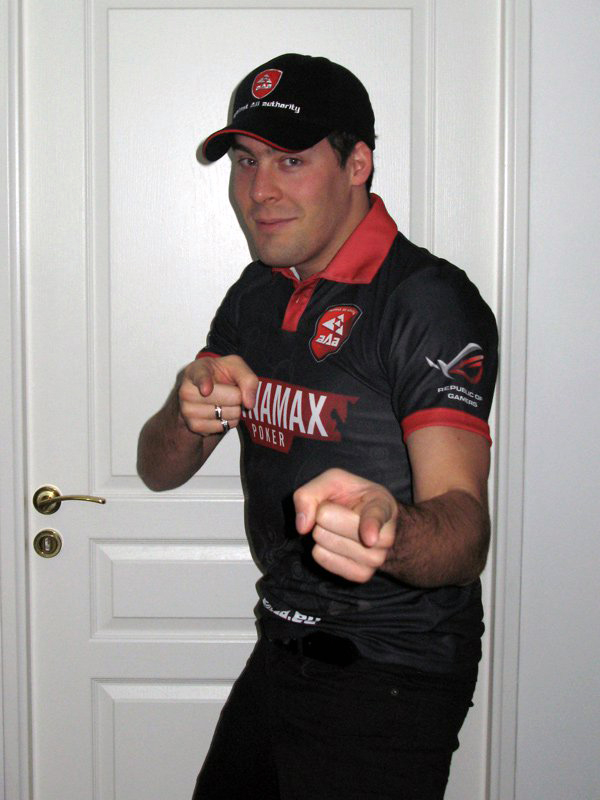 La casquette et le maillot aAa, la classe &agrave; l'&eacute;tat pur.