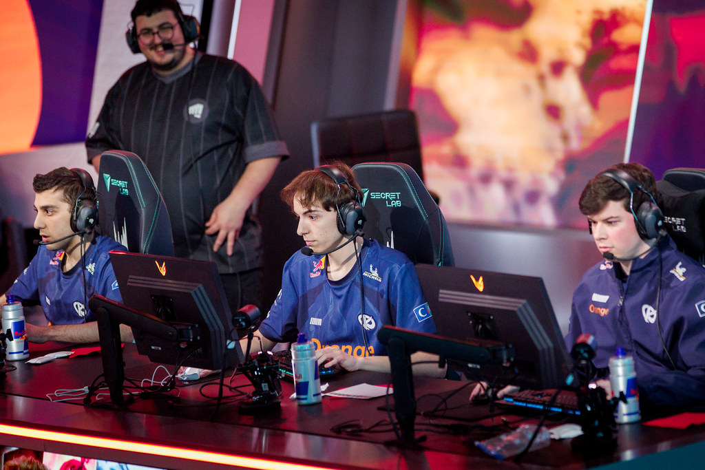 Caliste entouré de ses coéquipiers