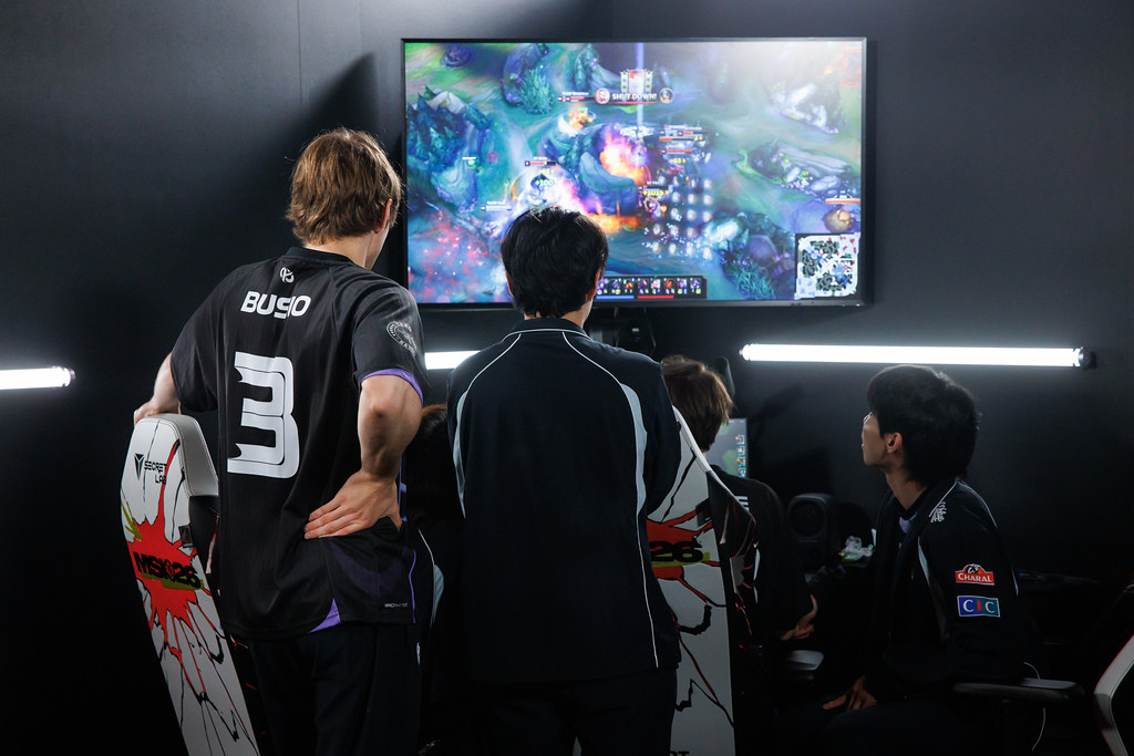 Les joueurs KCorp dans les coulisses du MSI 2026