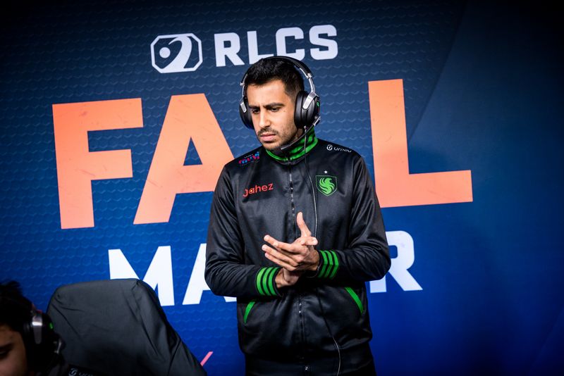 Le manager Falcons, Azzam